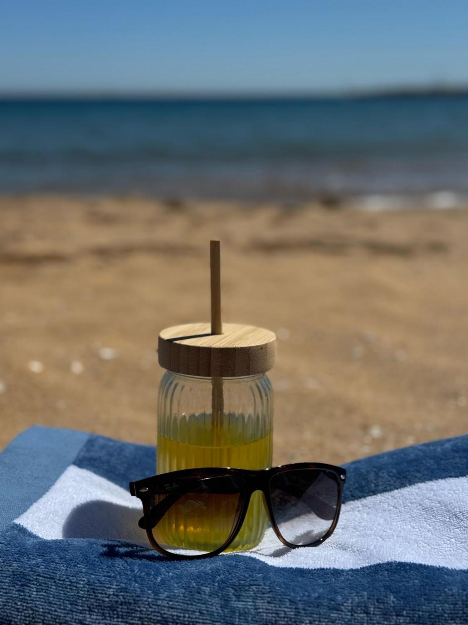 Beachfront Sunrise Sands Retreat, Gibraltar Ngoại thất bức ảnh