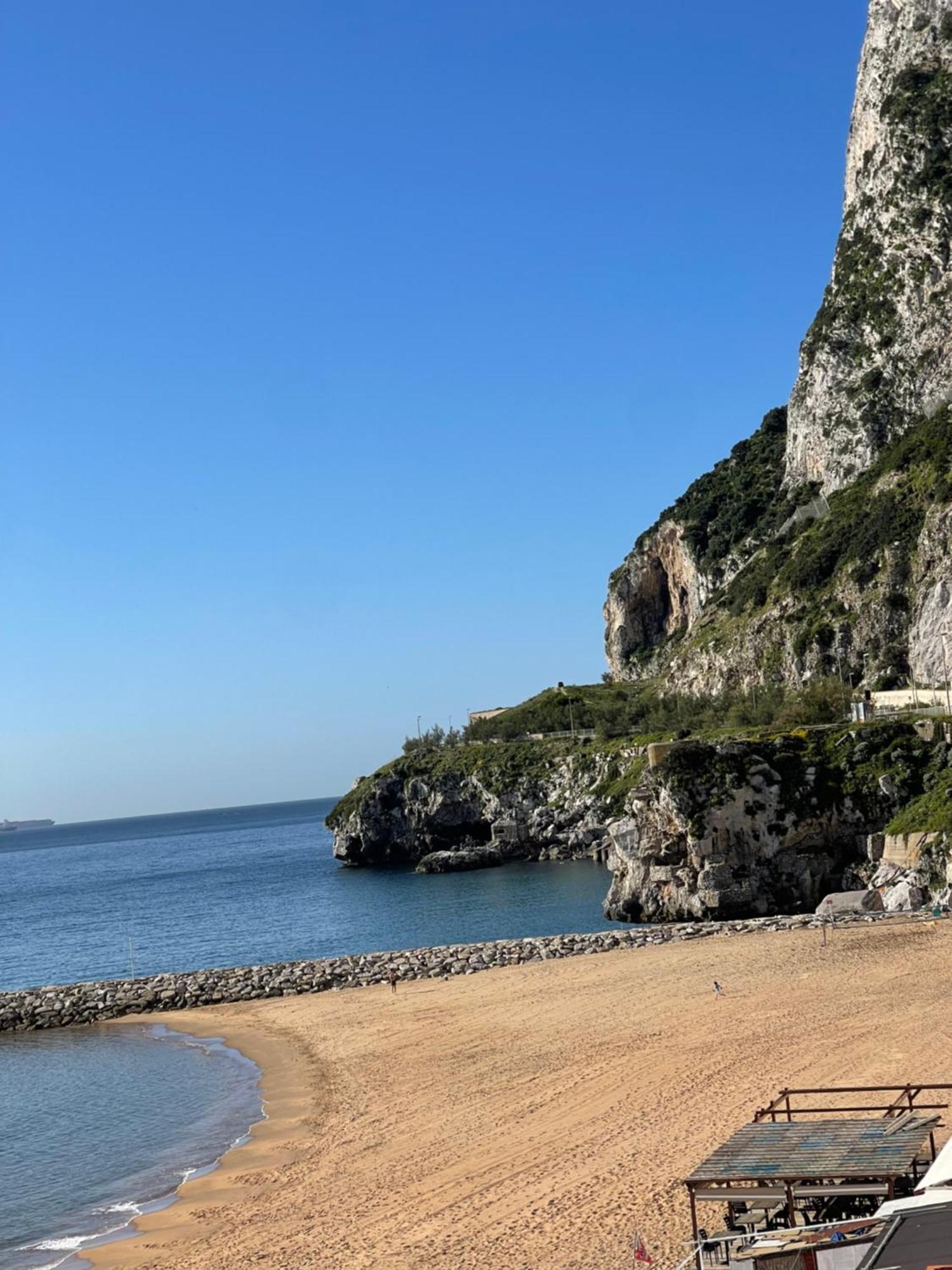 Beachfront Sunrise Sands Retreat, Gibraltar Ngoại thất bức ảnh